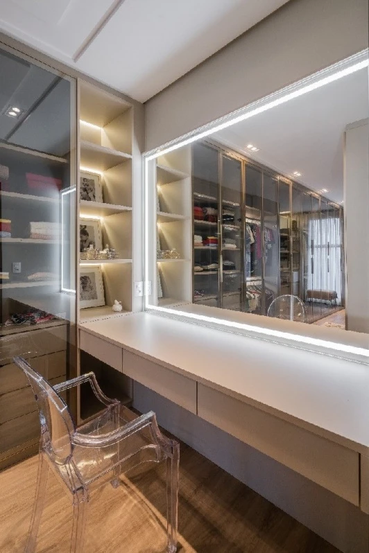 closet planejado com sapateira