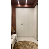 móveis planejados closet pequeno Residencial Doze